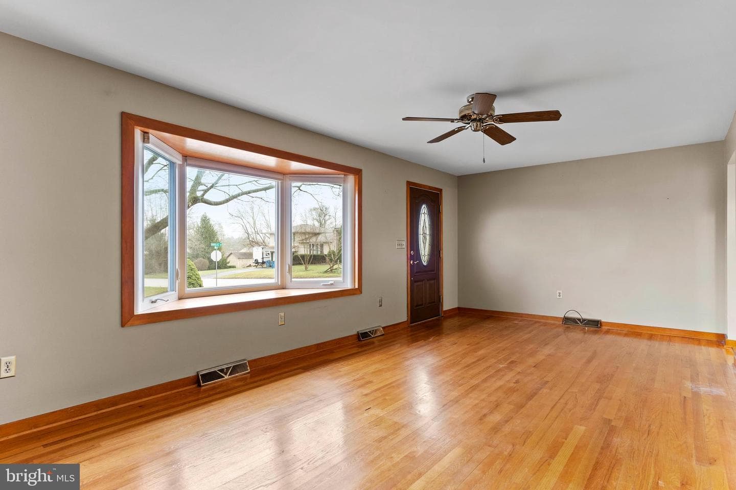 1970 Douglas Drive photo 2