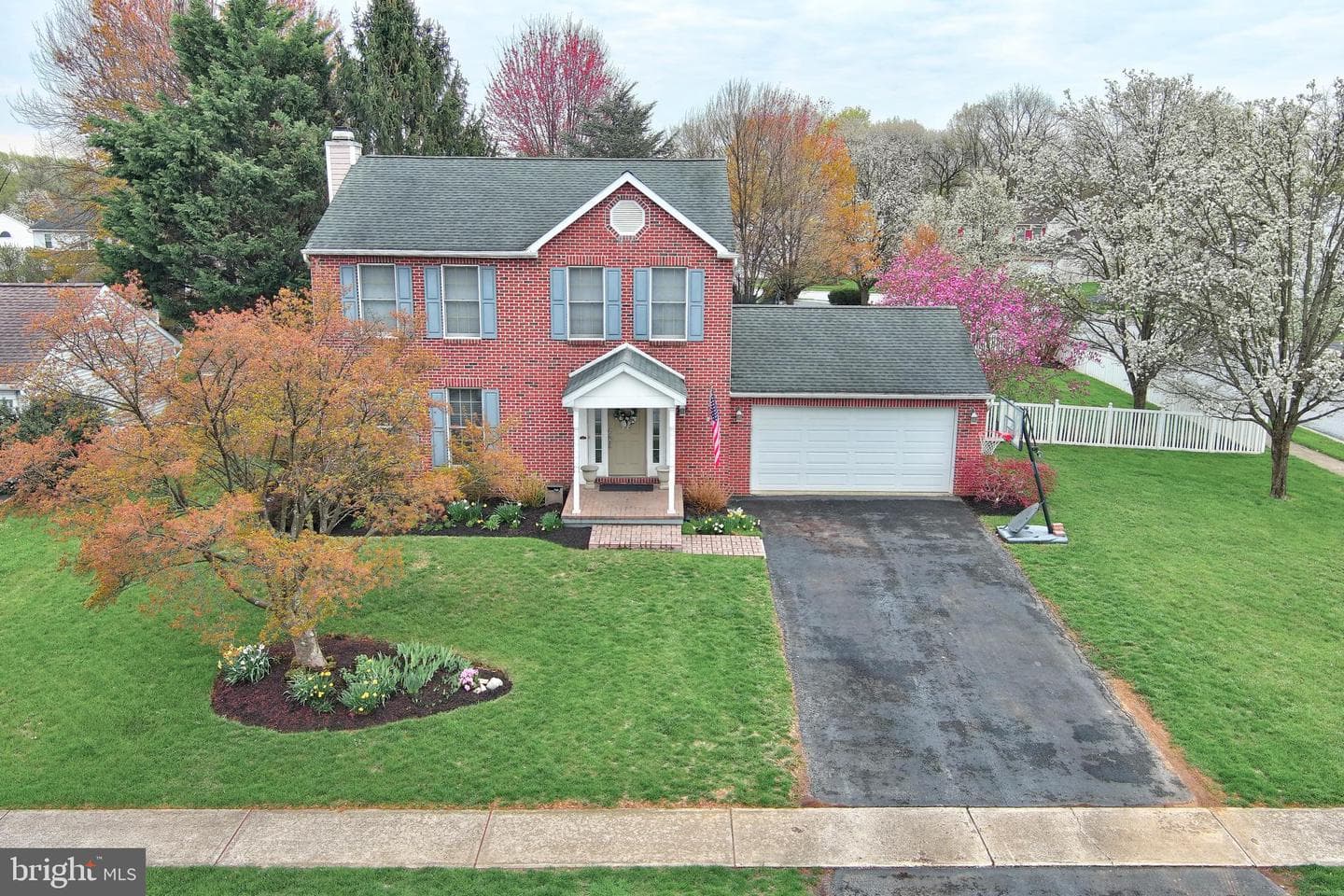 19 Monarch Lane photo 38