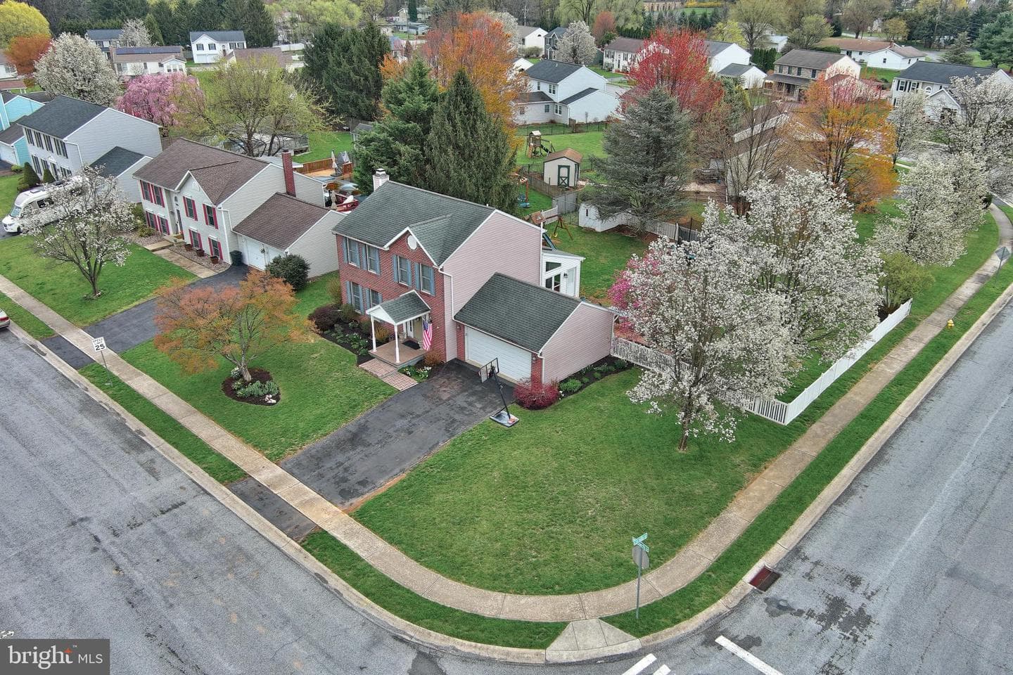 19 Monarch Lane photo 42