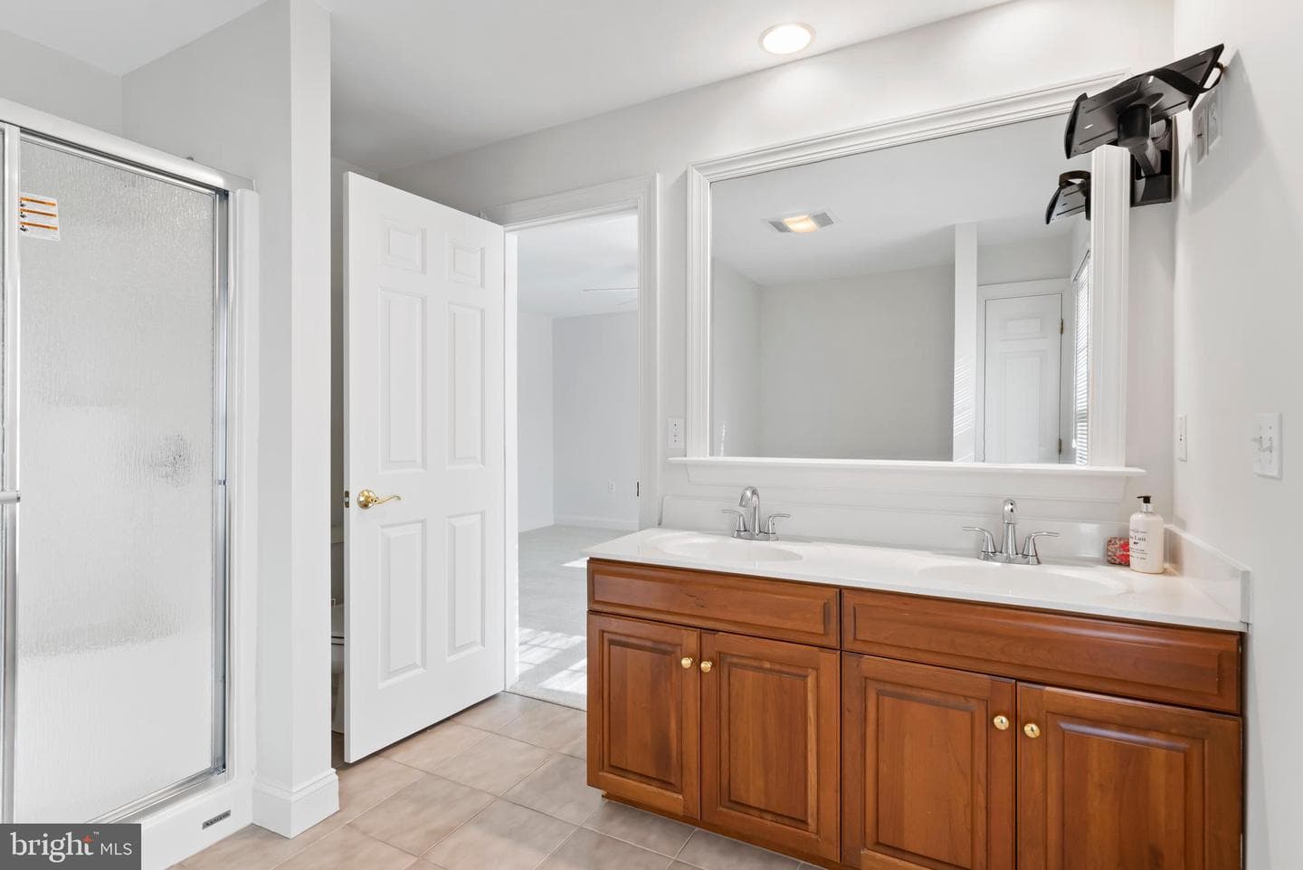 203 Friar Court photo 25