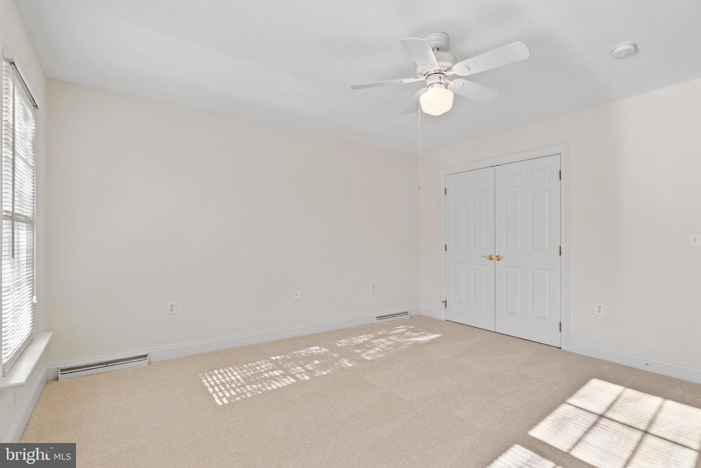 203 Friar Court photo 32