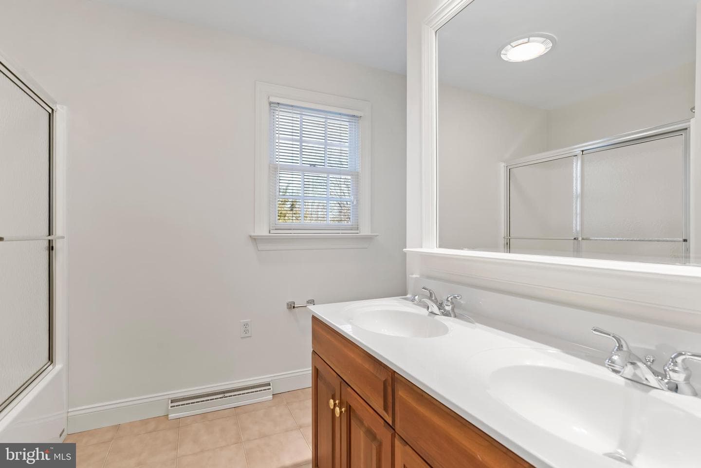 203 Friar Court photo 33