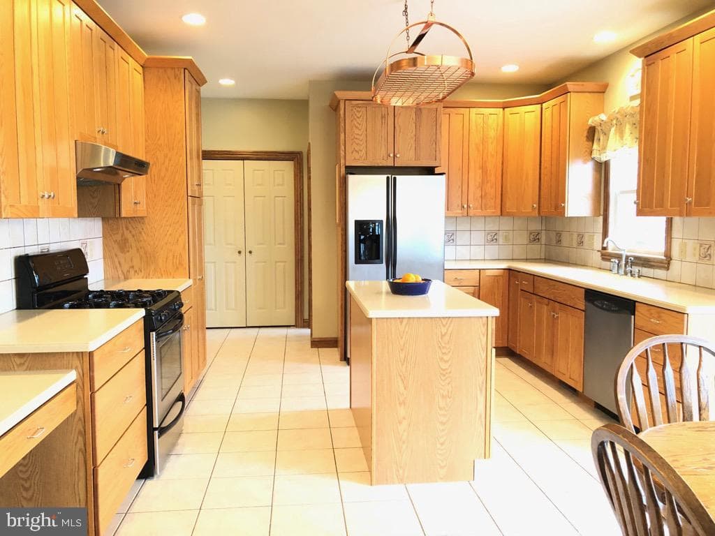 118 Shirley Lane photo 5