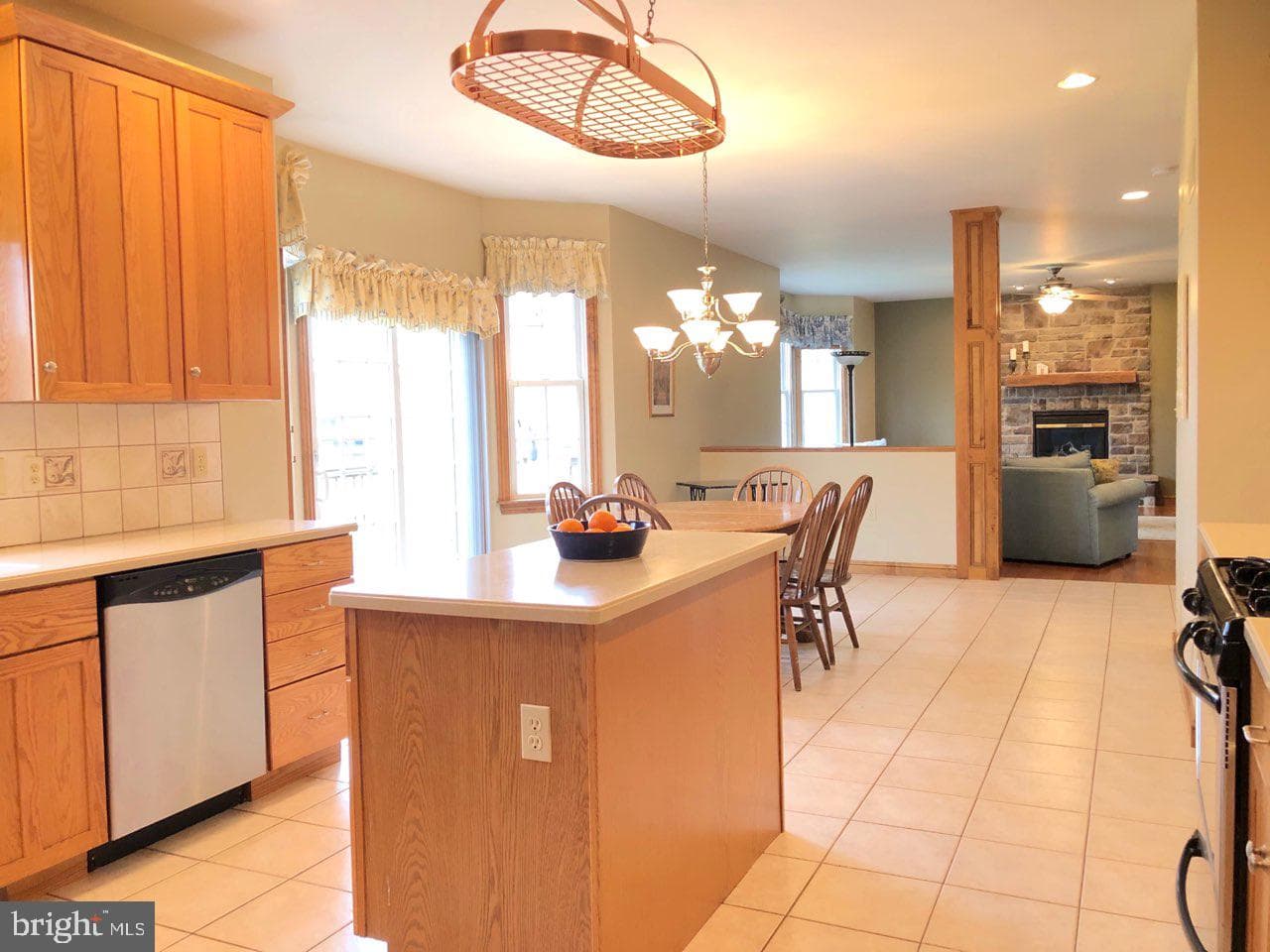 118 Shirley Lane photo 6