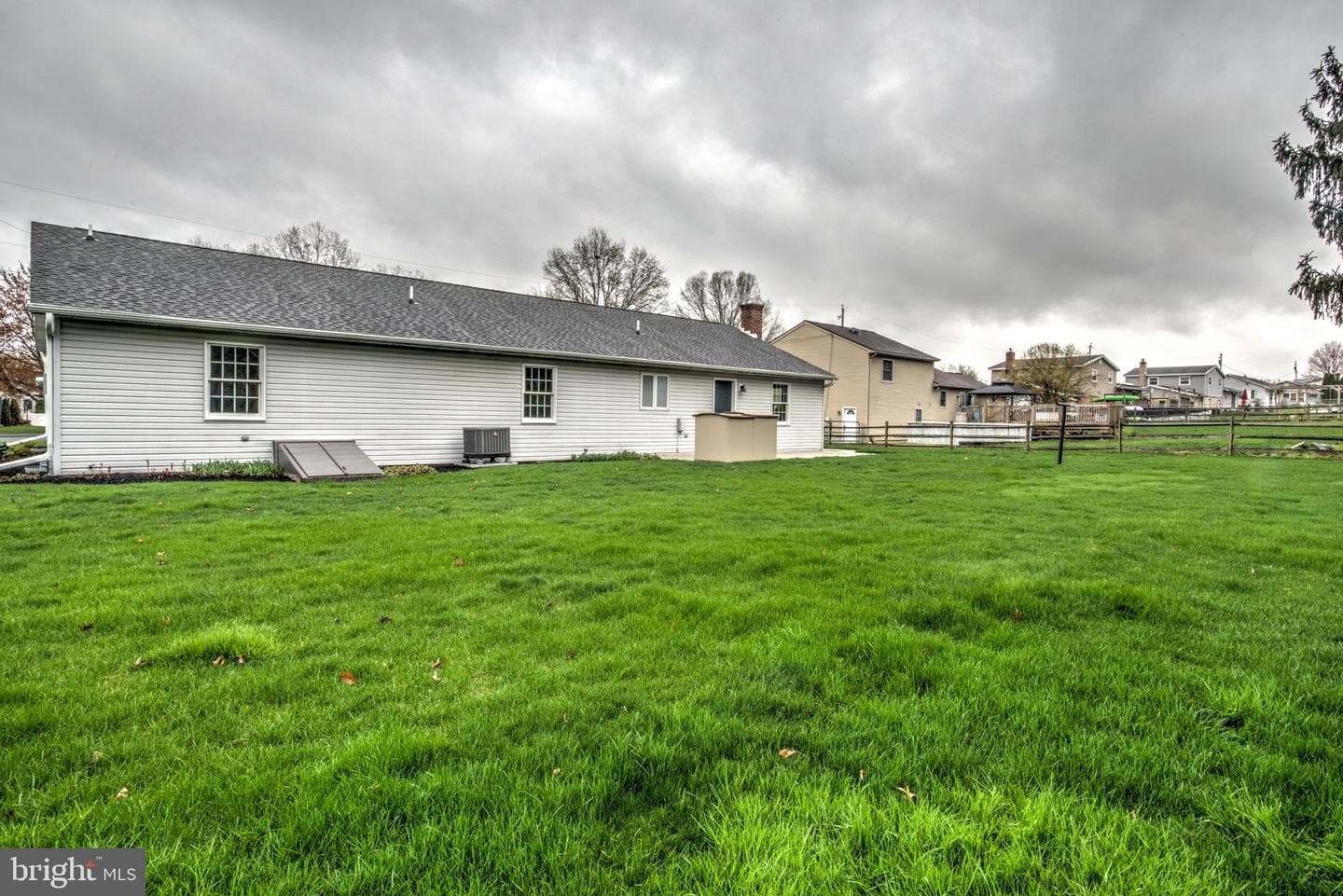 520 Boxwood Lane photo 43