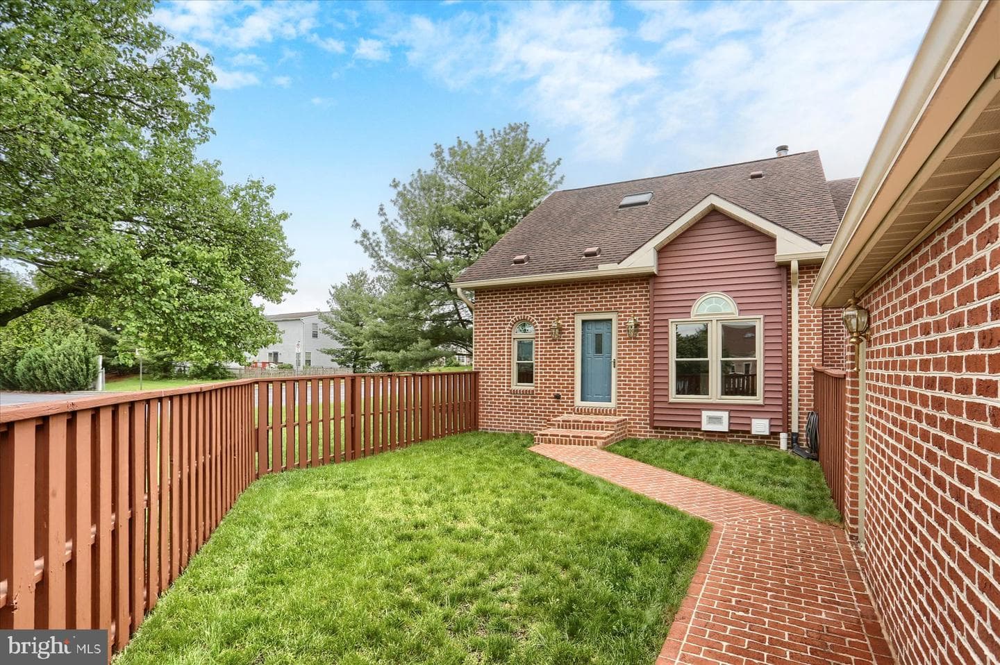 510 Peppercorn Square photo 1
