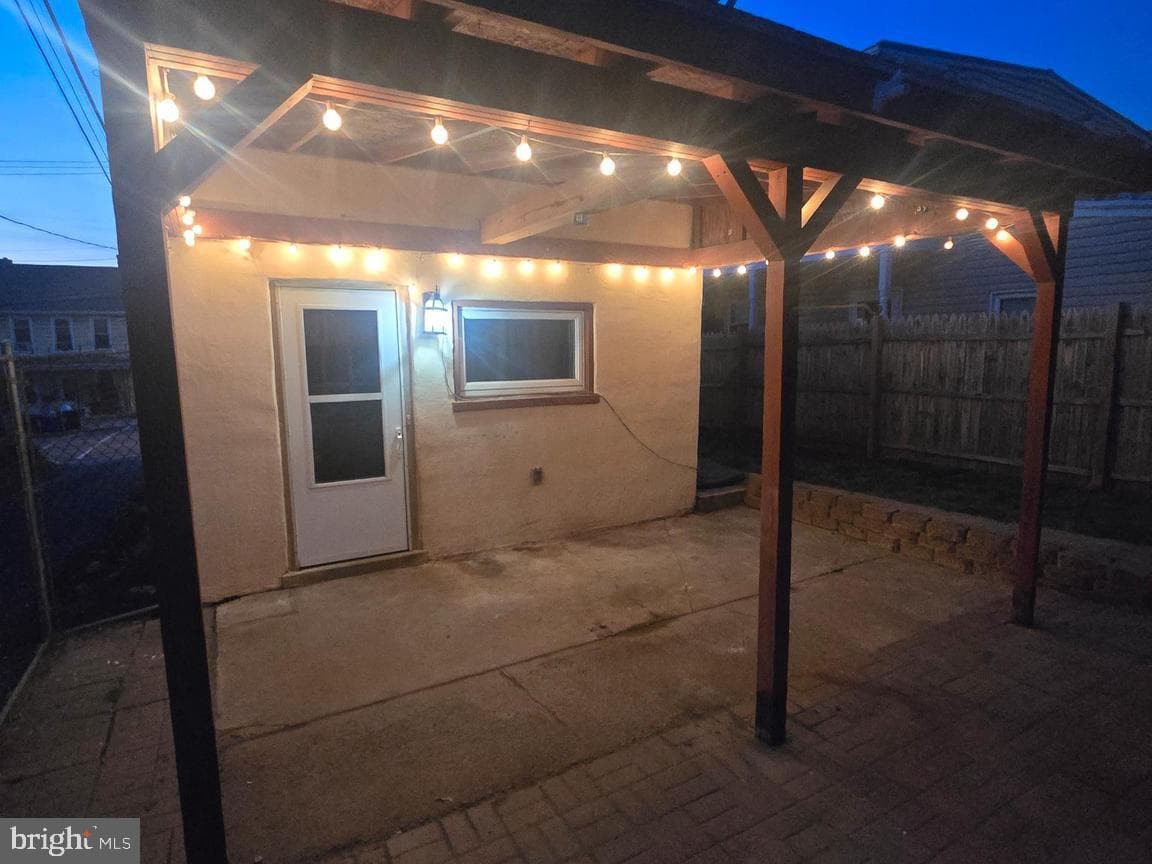 110 E Orange Street photo 19