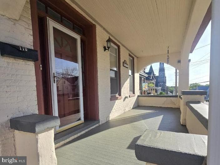 110 E Orange Street photo 3