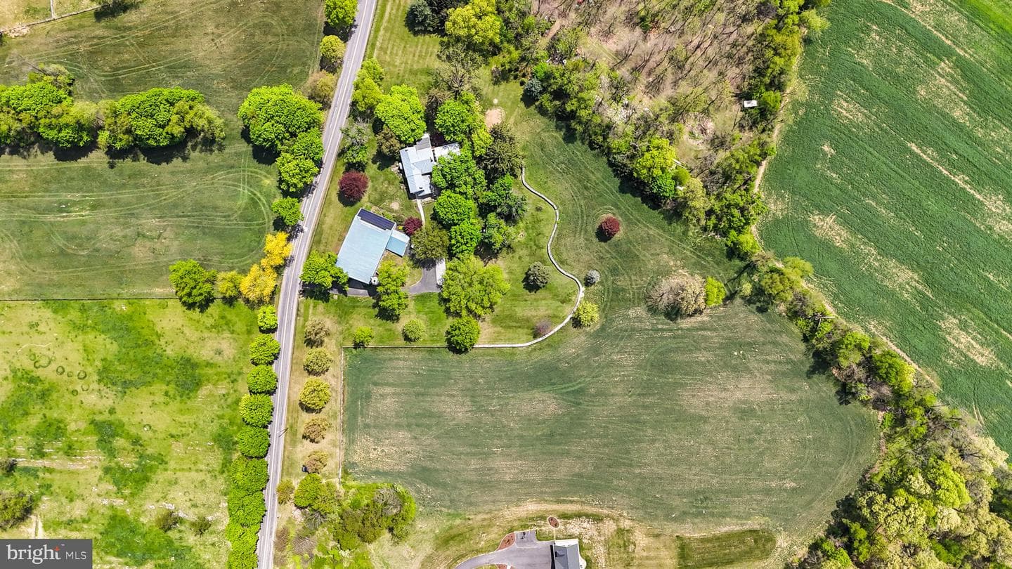530 Greason Road photo 3