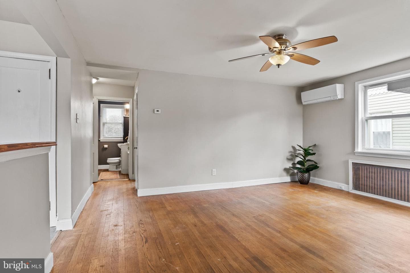 439 N East Street photo 10
