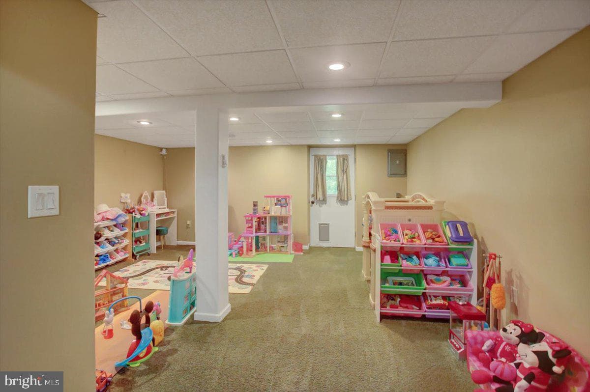 1110 Pheasant Drive N photo 31