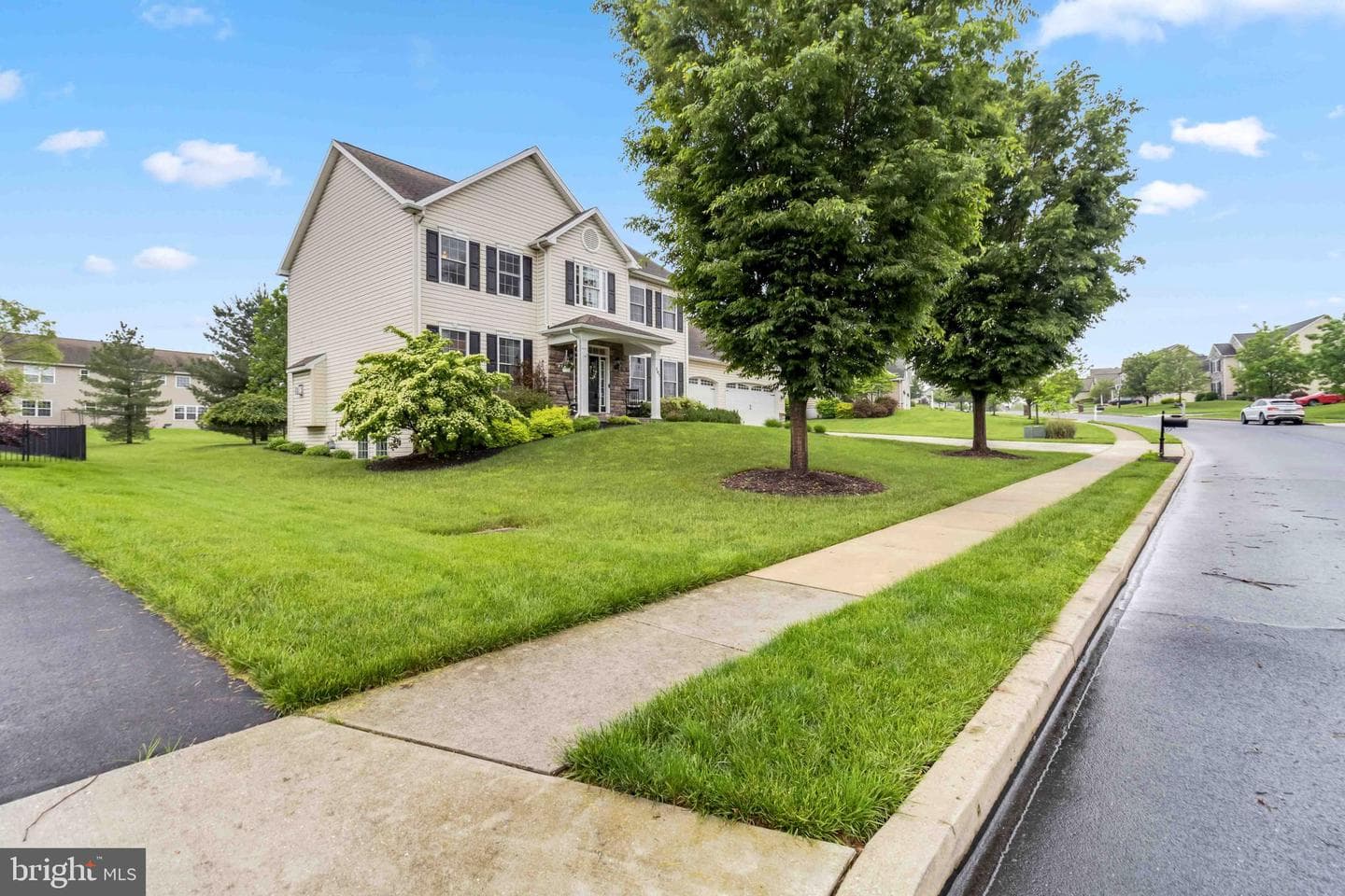 207 Dunbar Drive photo 2