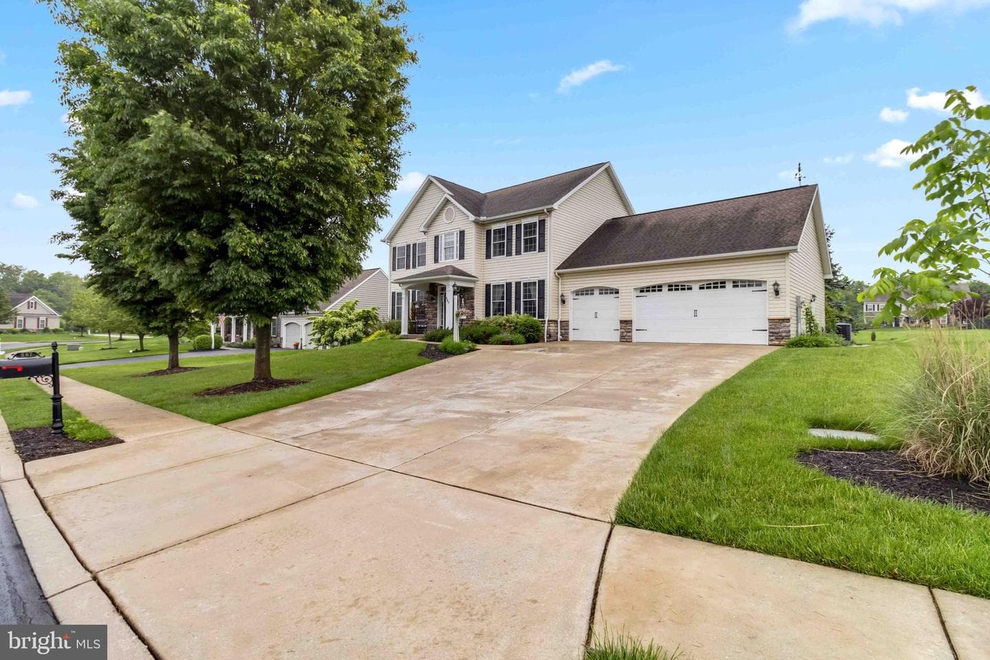 207 Dunbar Drive photo 3