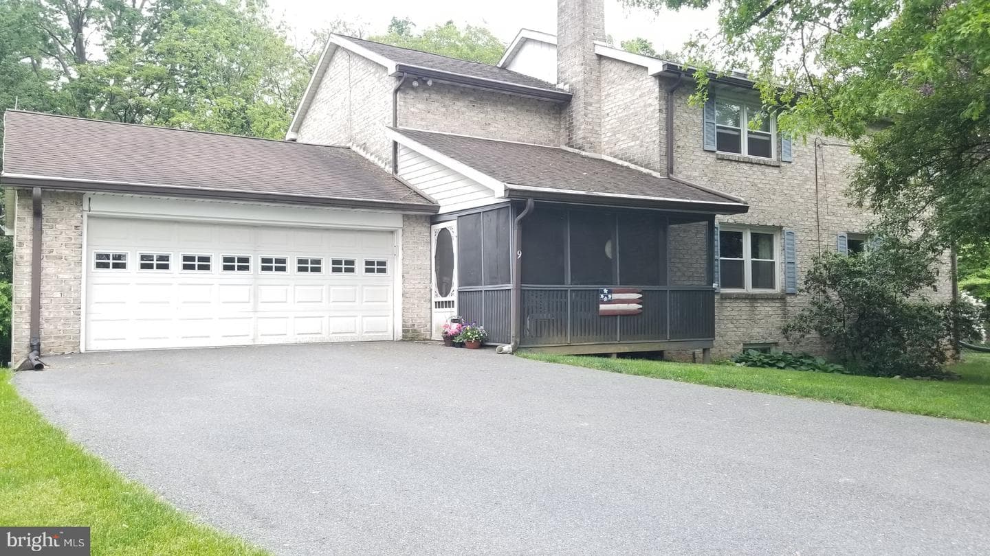 9 Montsera Road