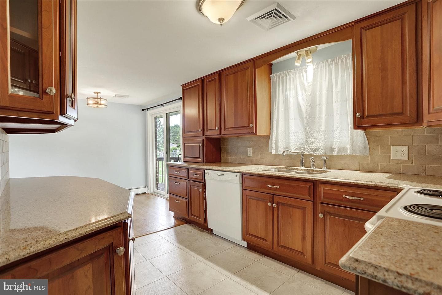 1465 Webster Drive photo 12