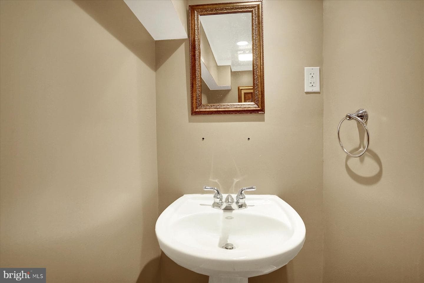 1465 Webster Drive photo 32