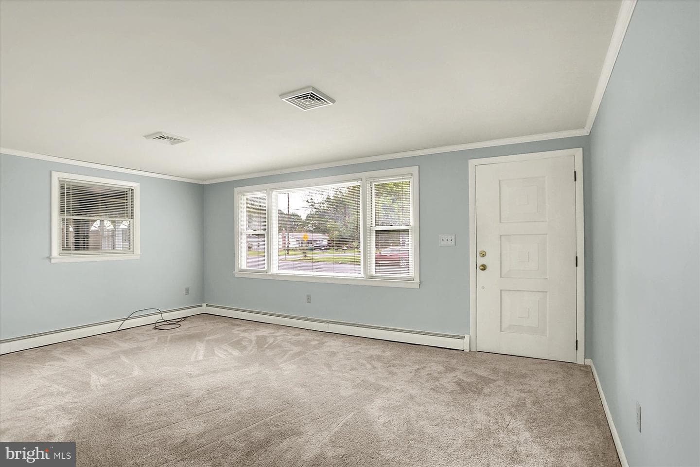 1465 Webster Drive photo 4
