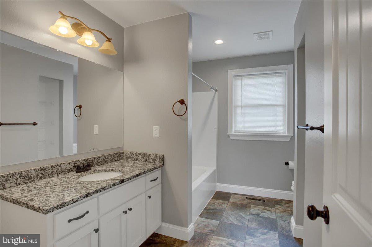 5 Bristol Avenue photo 28