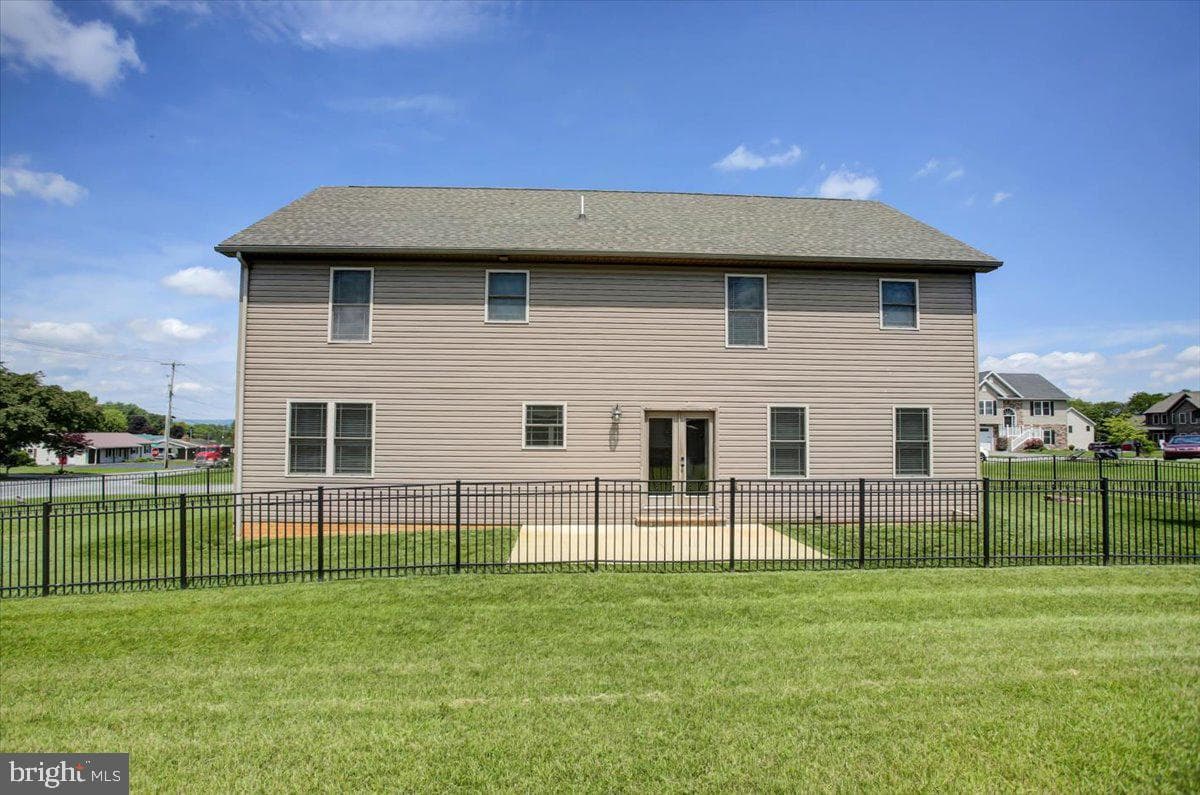 5 Bristol Avenue photo 38