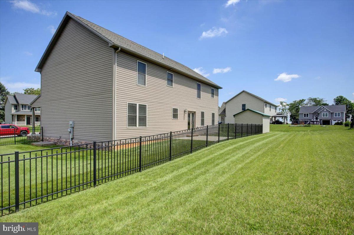 5 Bristol Avenue photo 39