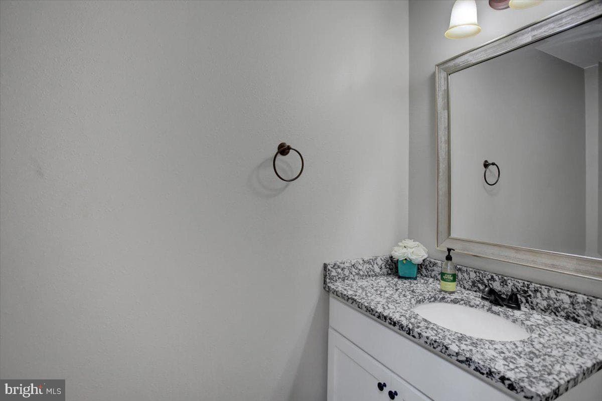 5 Bristol Avenue photo 9