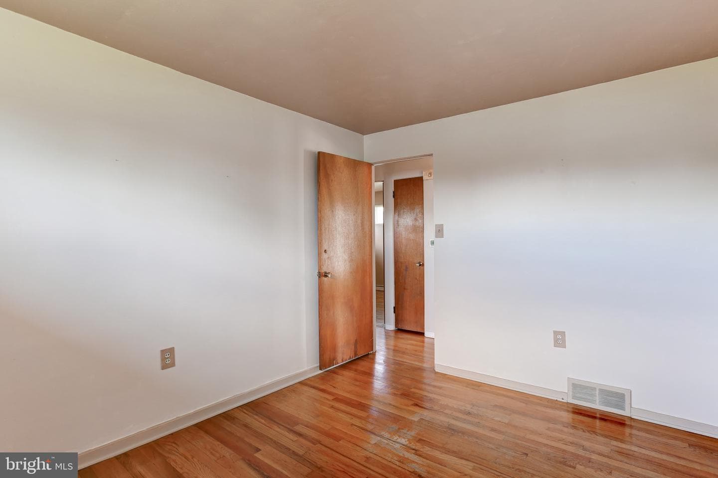 114 Hampden Avenue photo 14