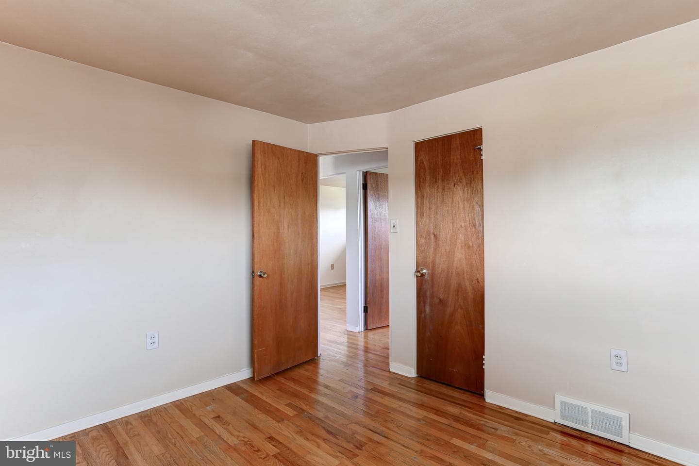 114 Hampden Avenue photo 16