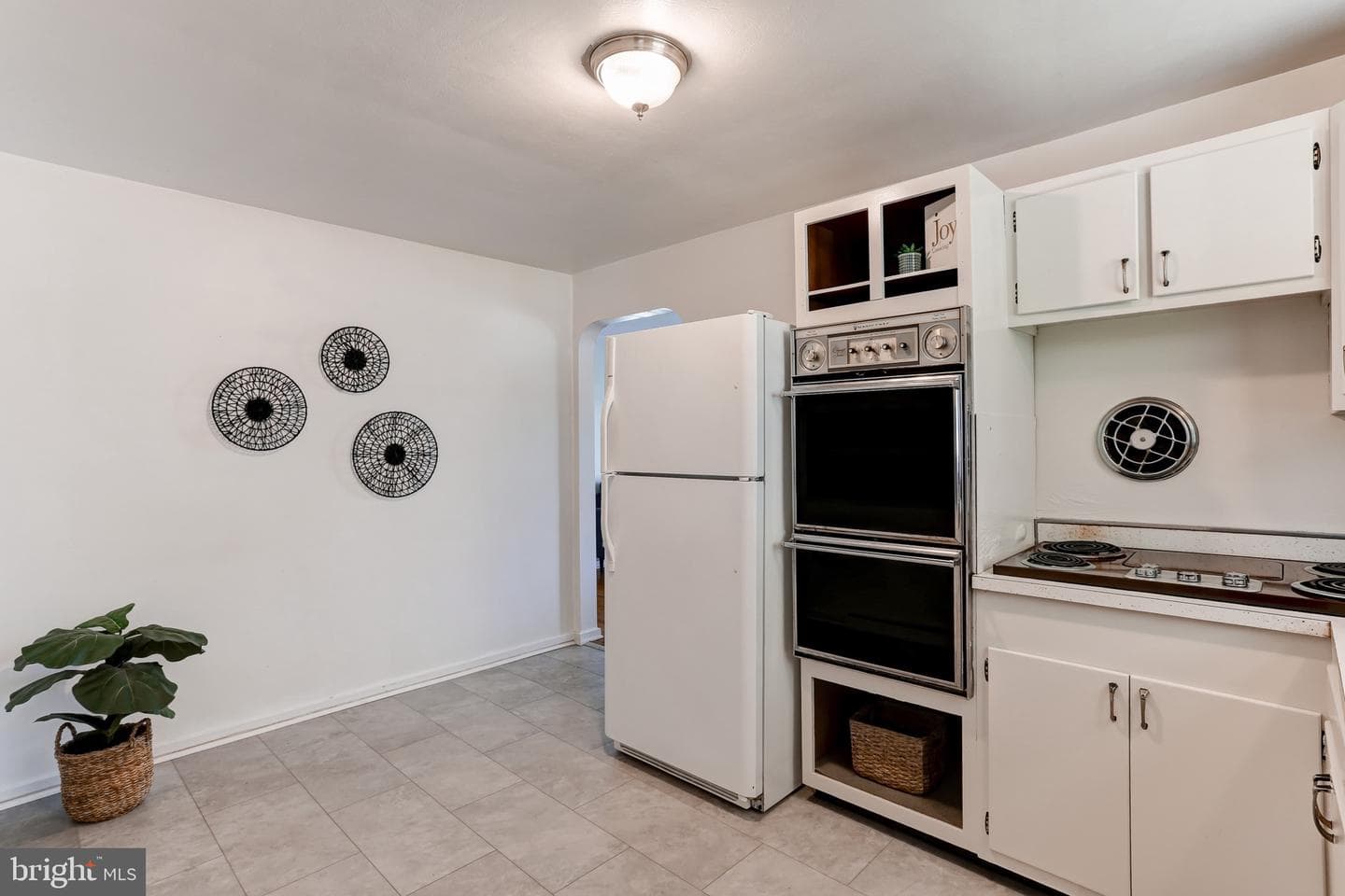114 Hampden Avenue photo 9