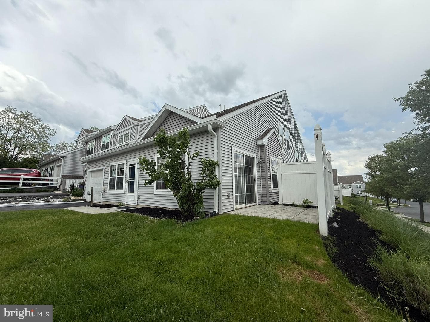 87 Courtyard Drive photo 1