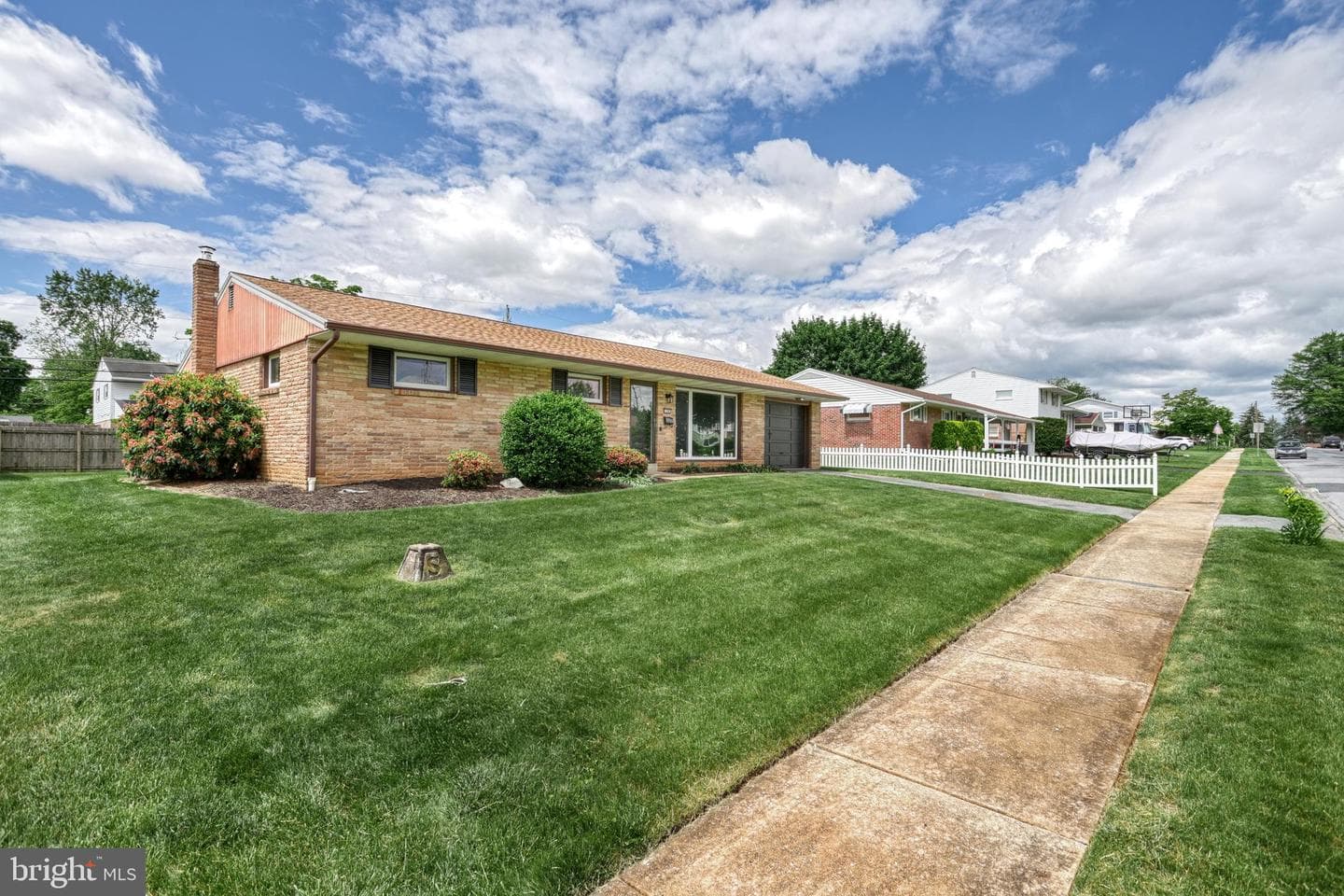 120 Winston Drive photo 2