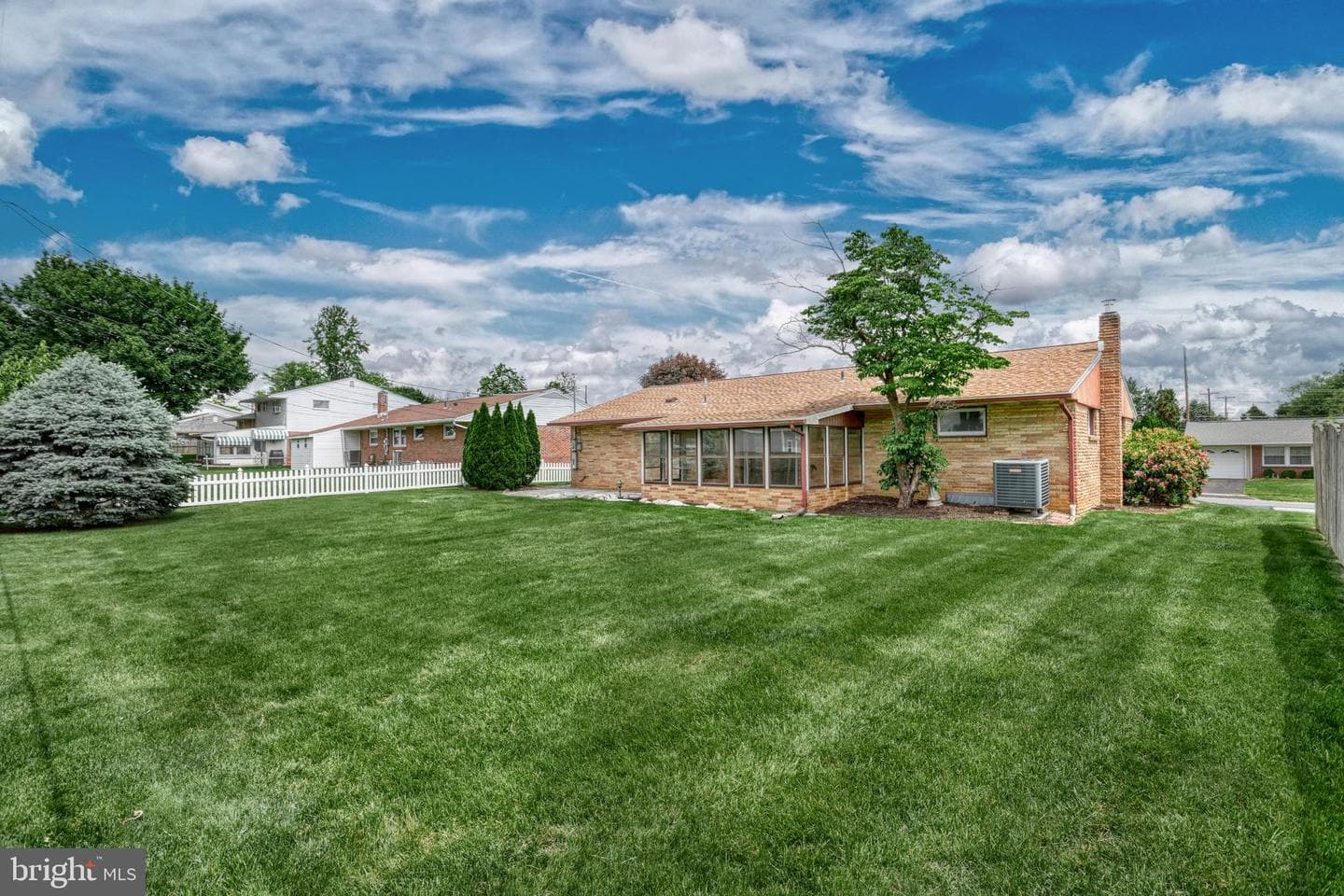 120 Winston Drive photo 55