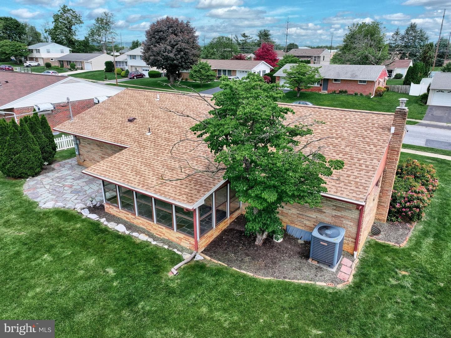 120 Winston Drive photo 63