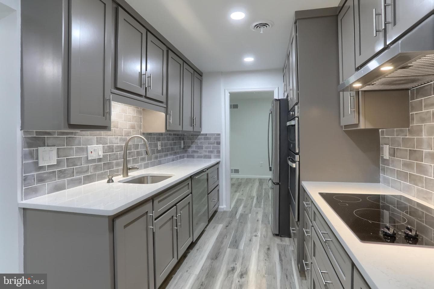 69 Drexel Place photo 7