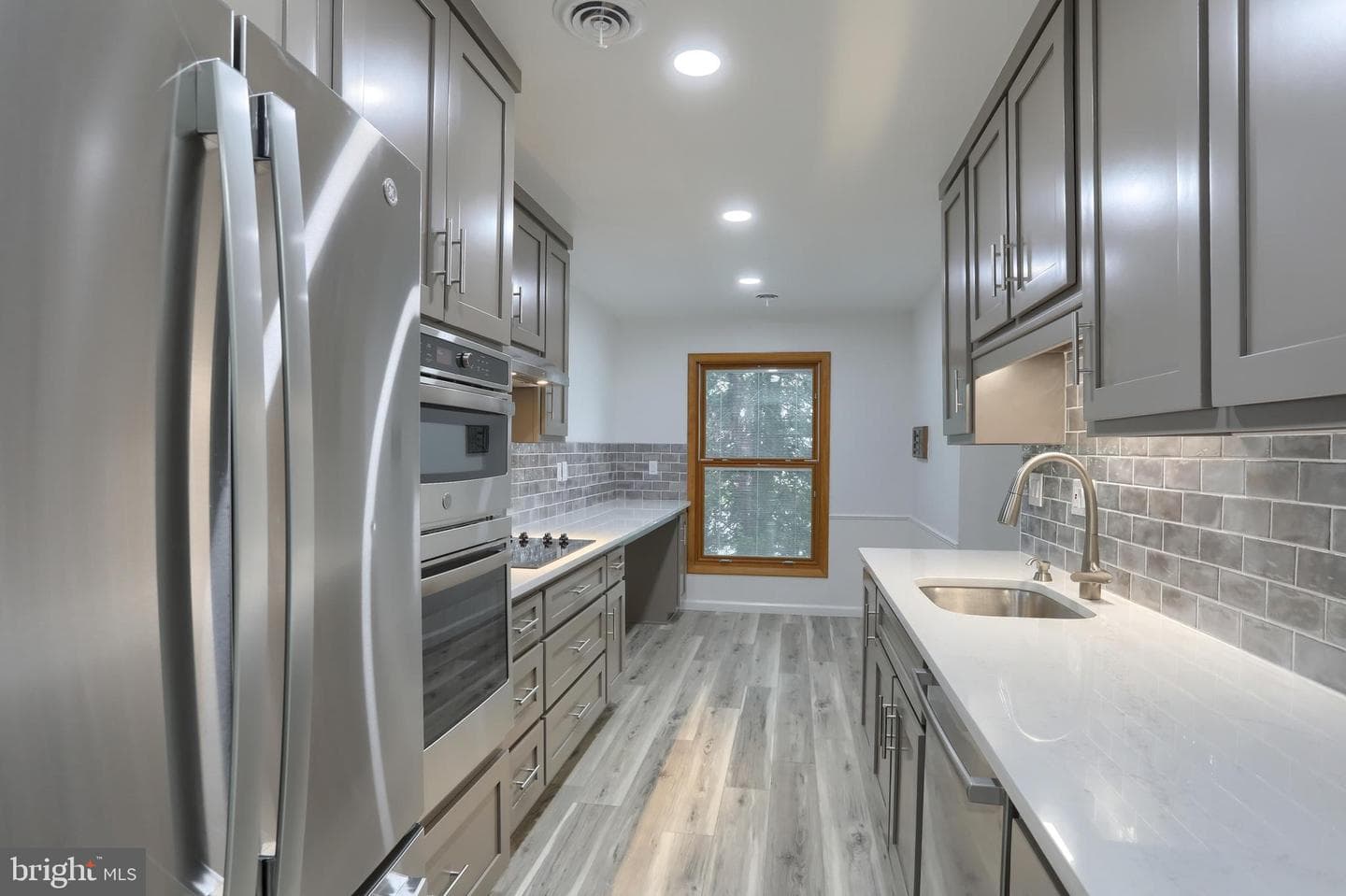 69 Drexel Place photo 8