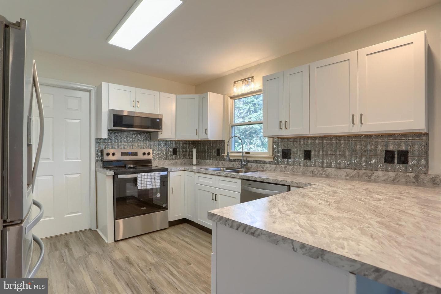 1 Grandview Court photo 13