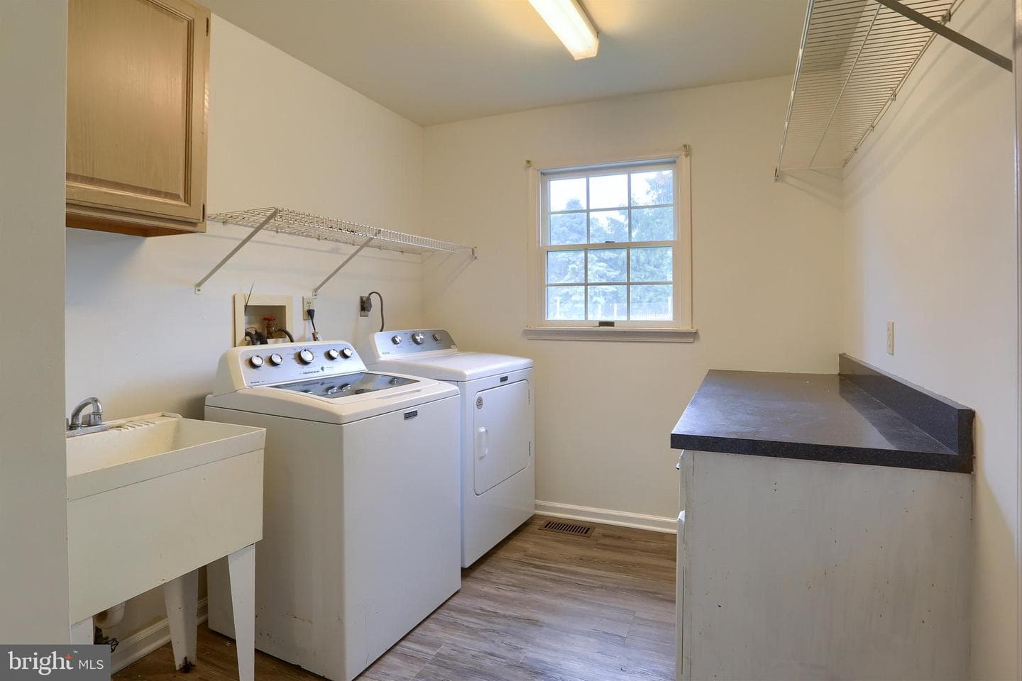 1 Grandview Court photo 15