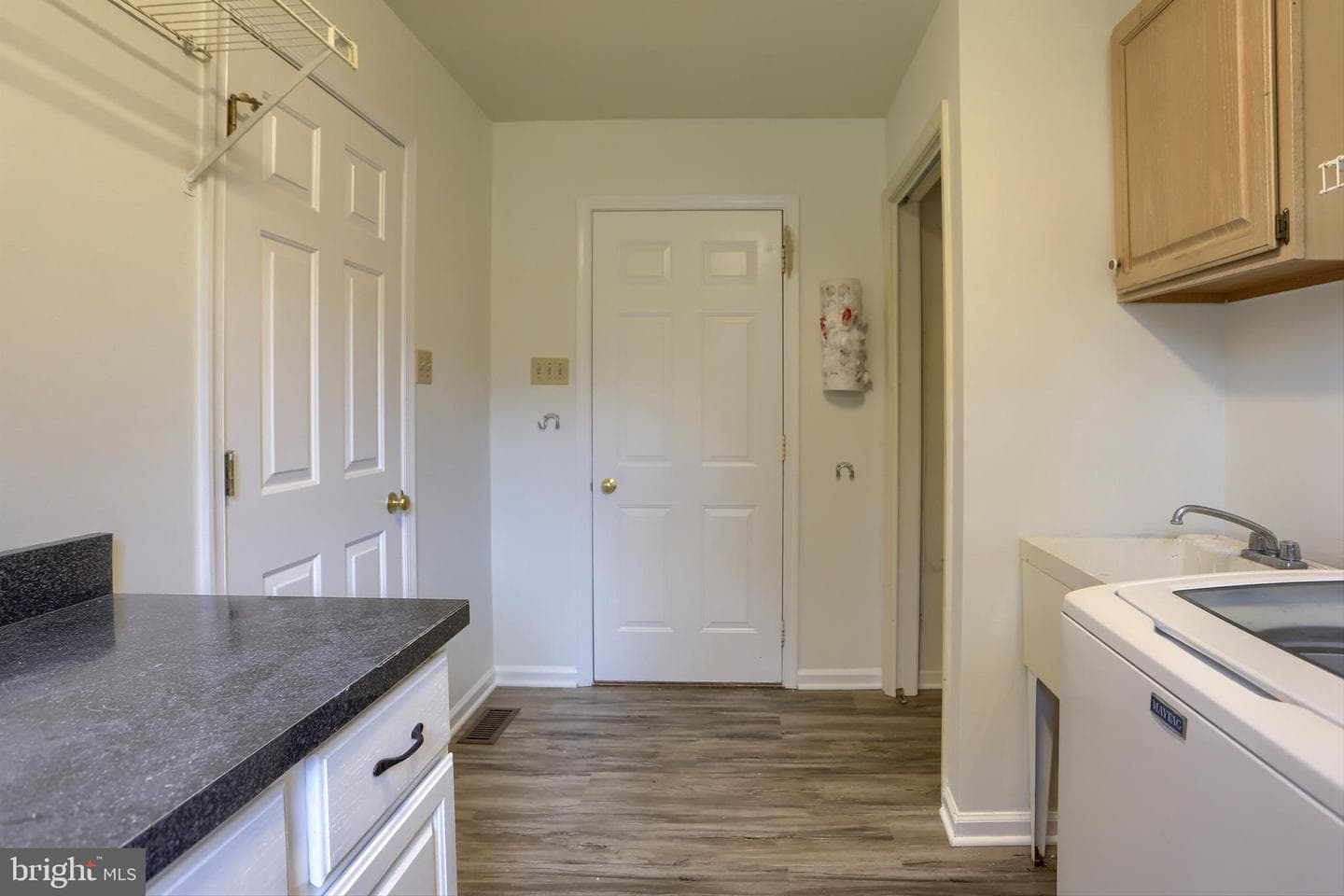 1 Grandview Court photo 16