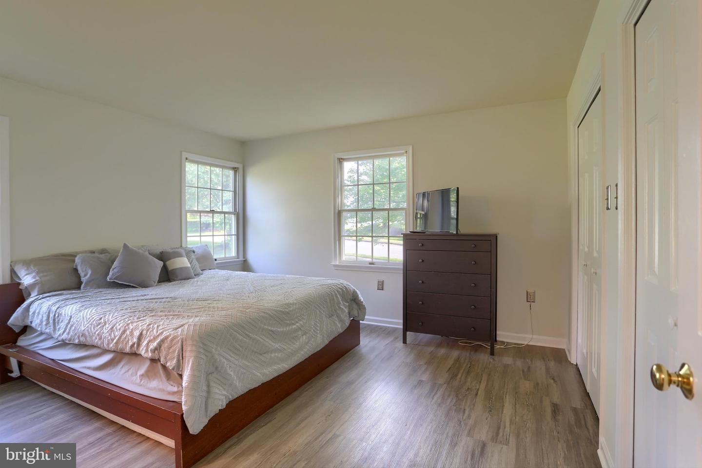 1 Grandview Court photo 18