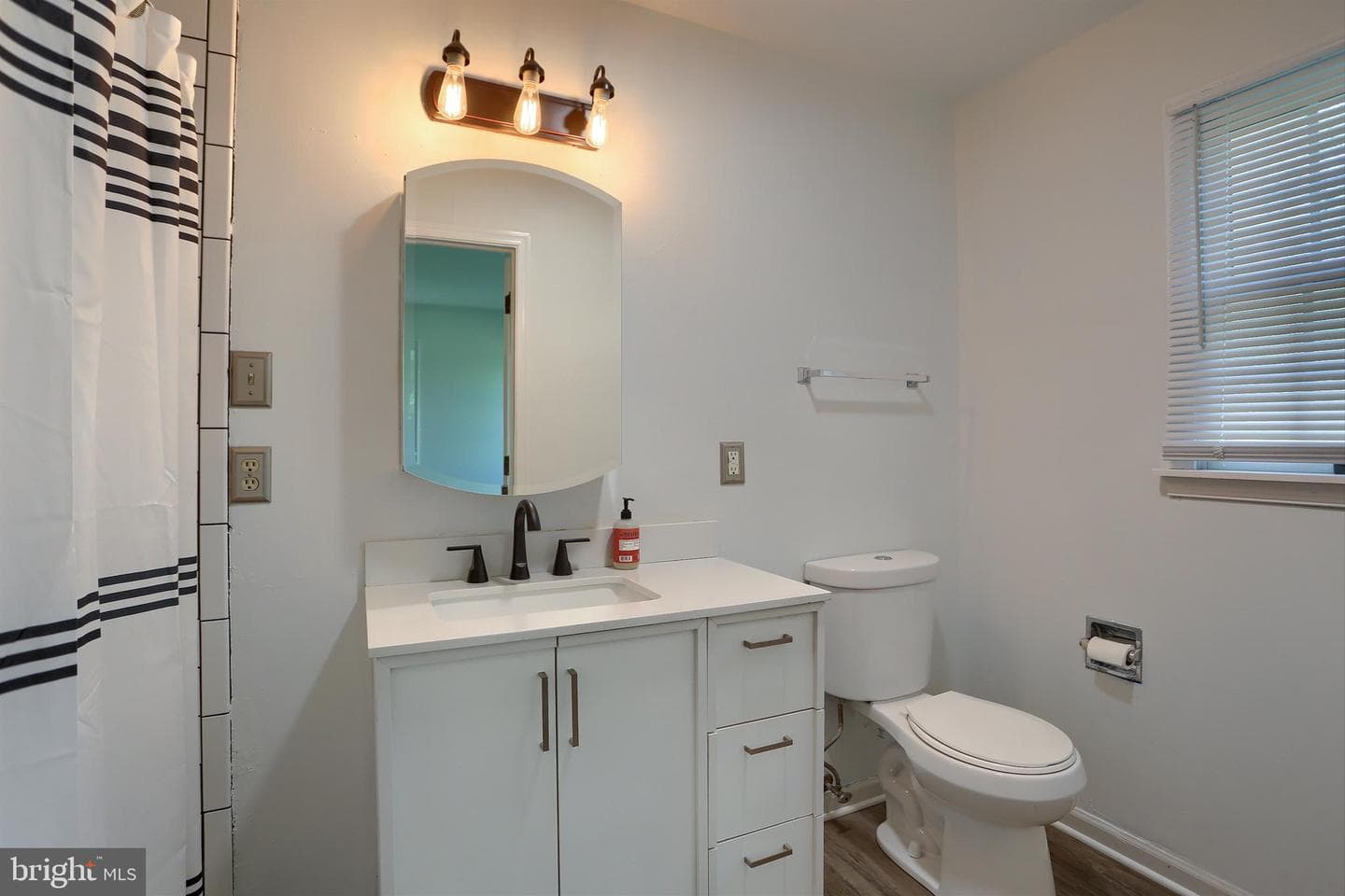 1 Grandview Court photo 21
