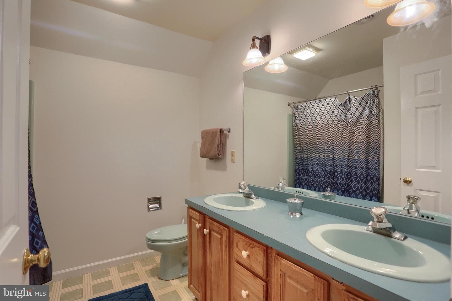 1 Grandview Court photo 33