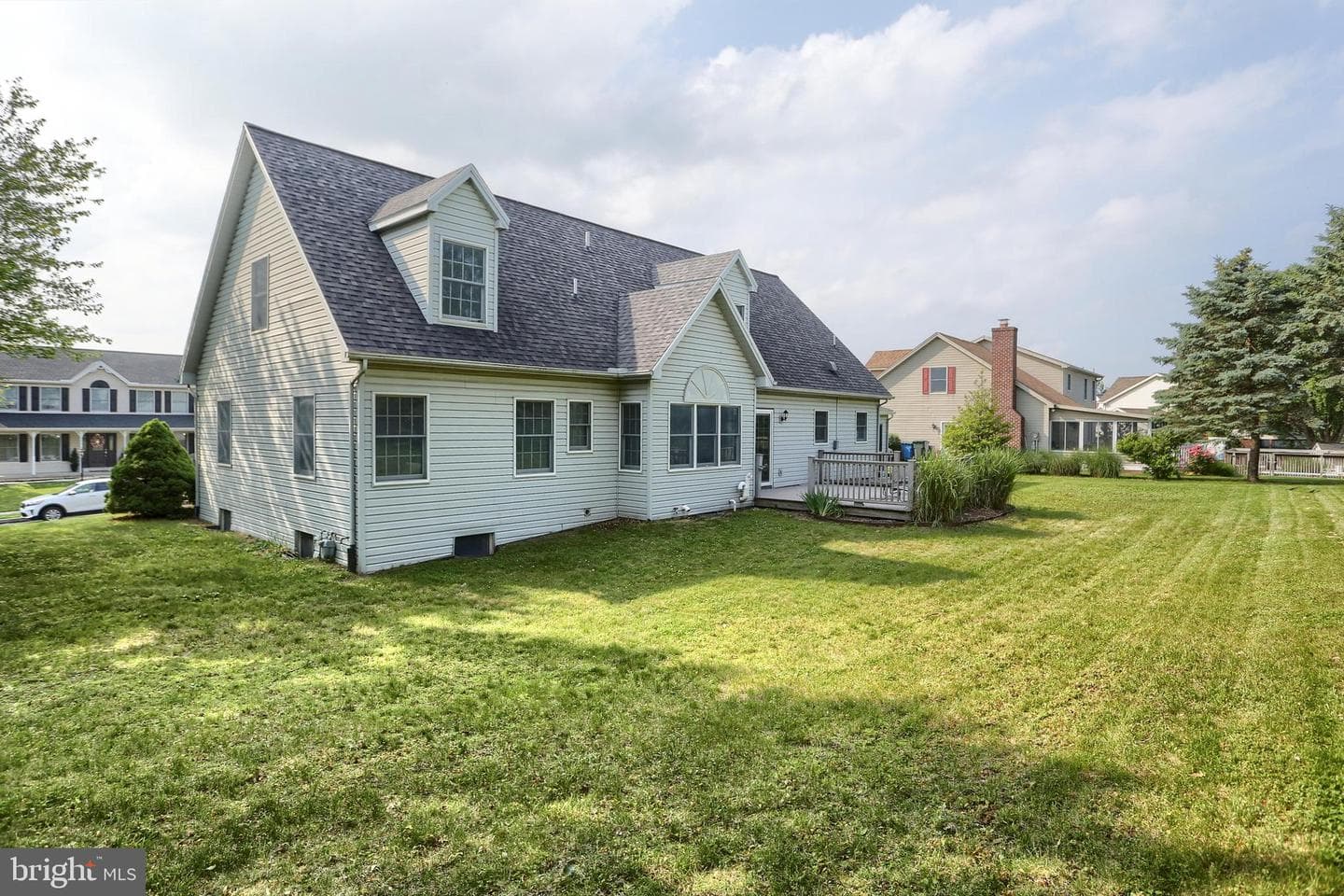 1 Grandview Court photo 34