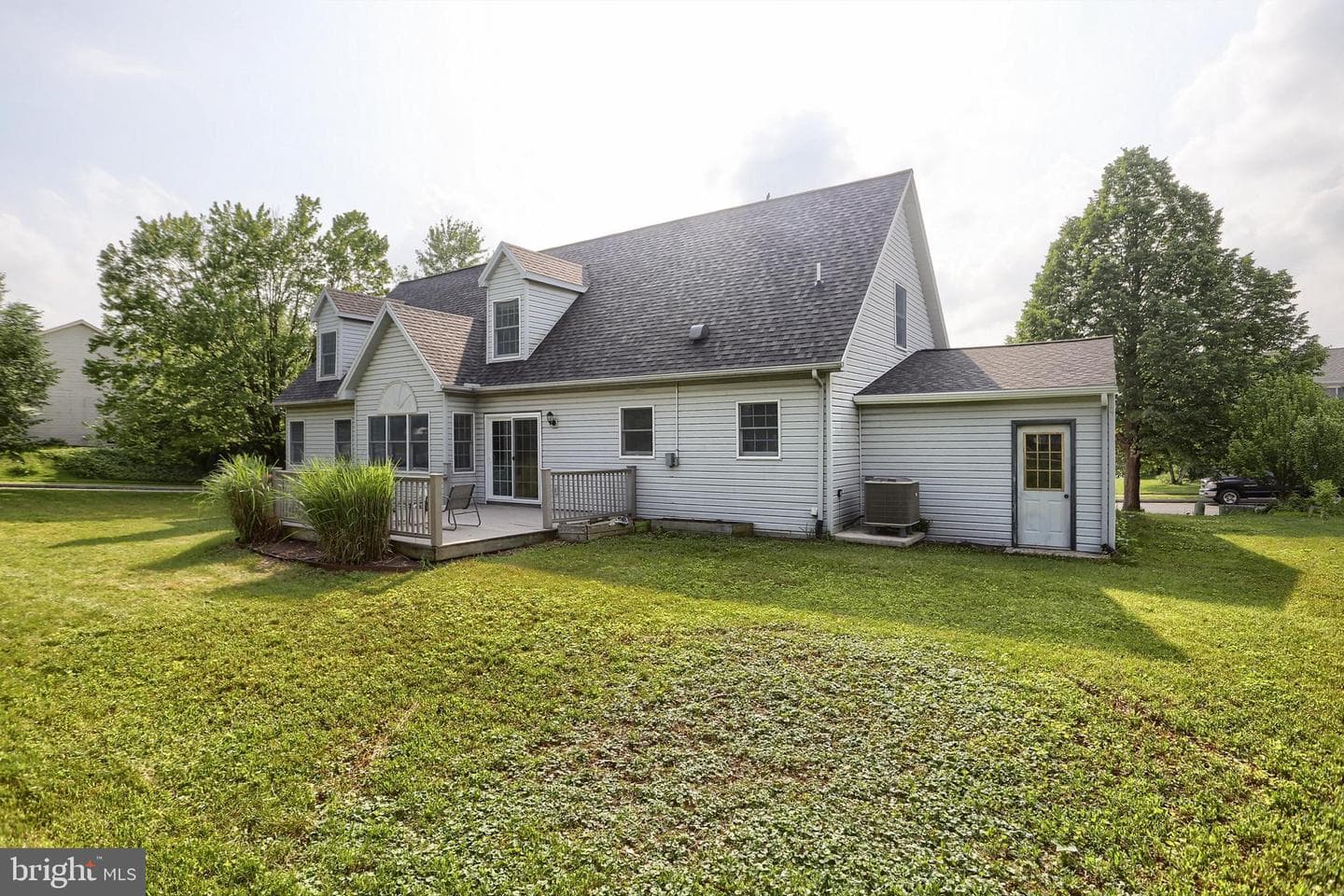 1 Grandview Court photo 36
