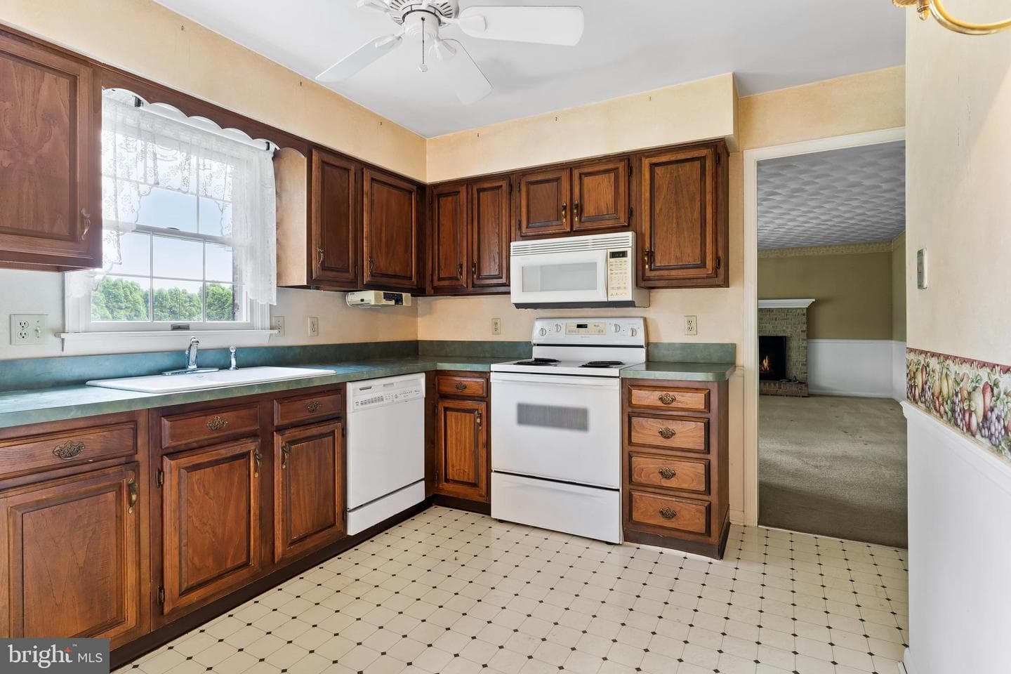 701 Robert Street photo 7