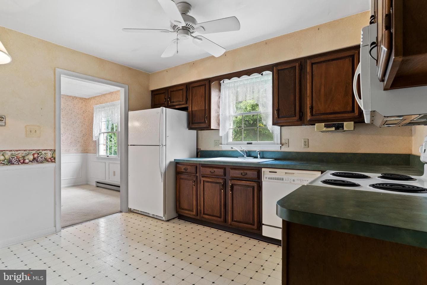 701 Robert Street photo 9