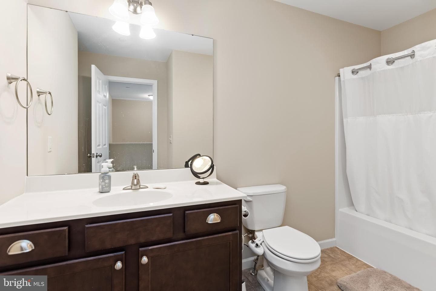 1770 Fairbank Lane photo 23