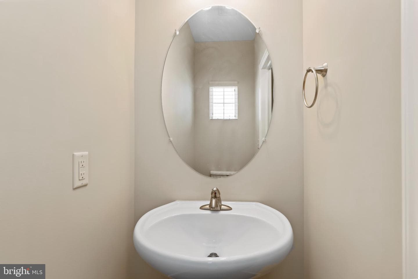 1770 Fairbank Lane photo 4
