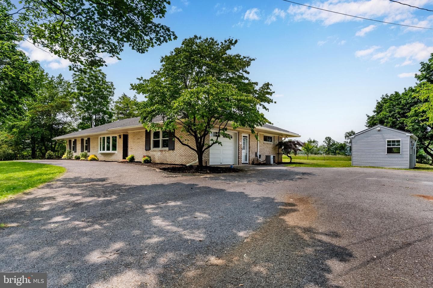106 Locust Way photo 3