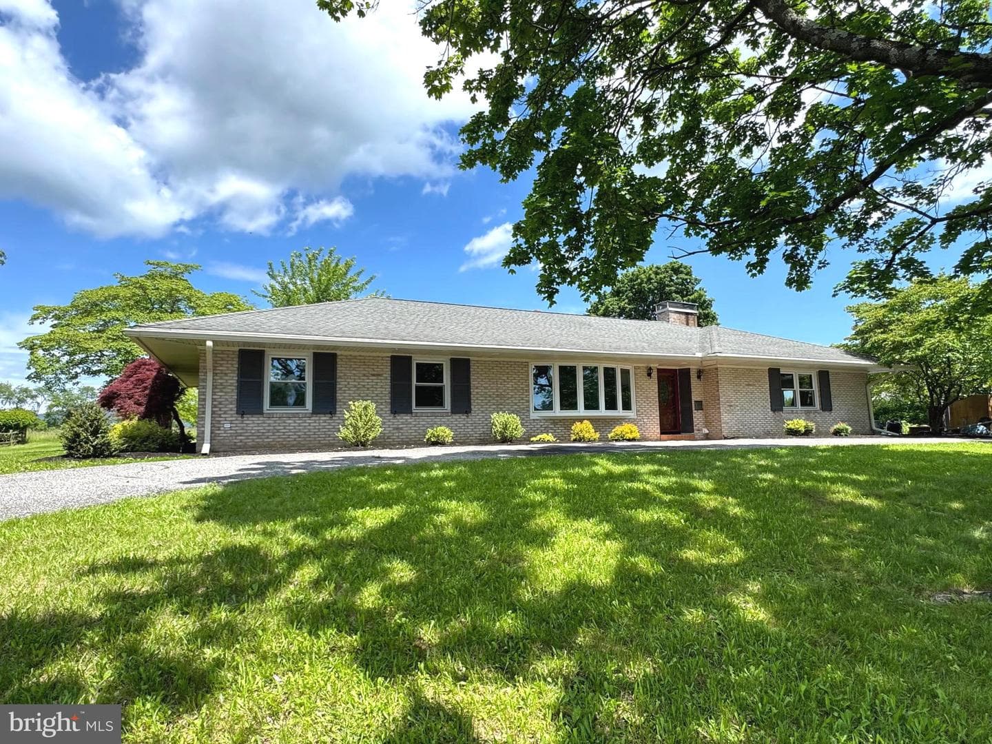 106 Locust Way photo 4