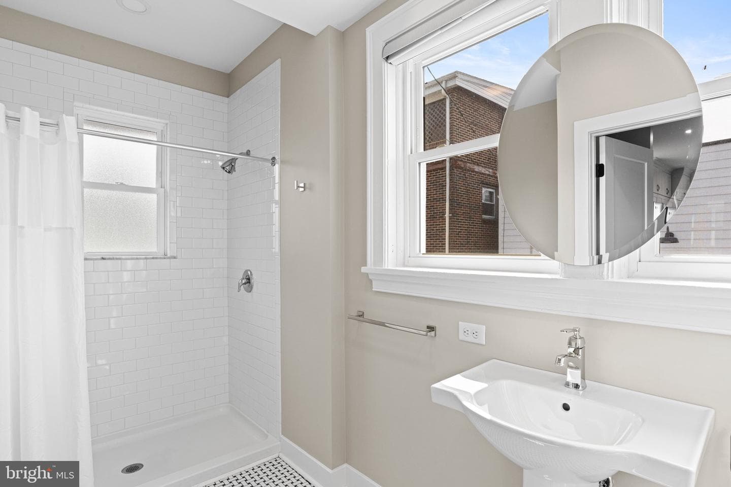 506 W High Street photo 16