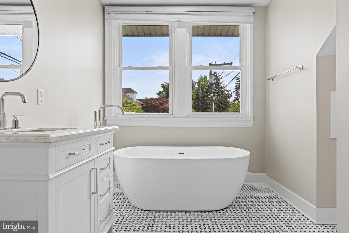 506 W High Street photo 24